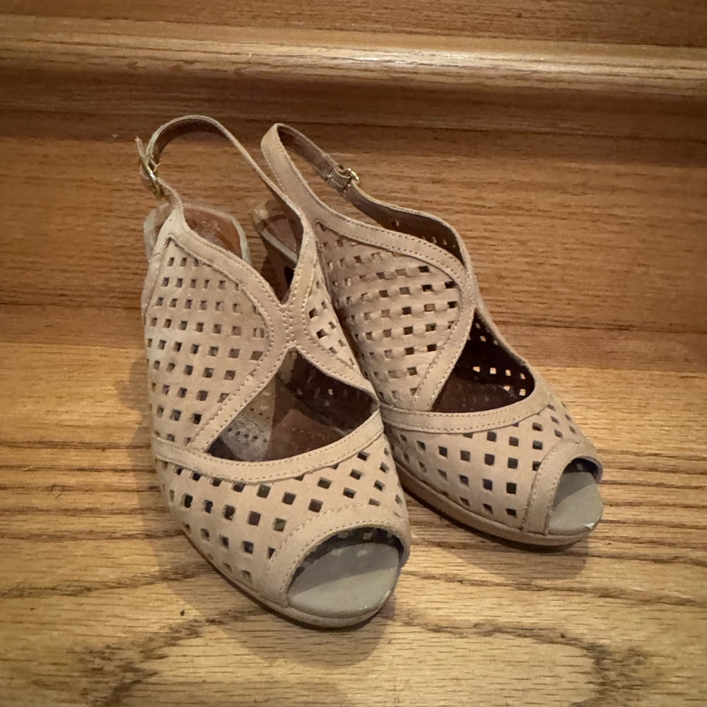 Clark Nude Heels with sing back strap. Size 7.